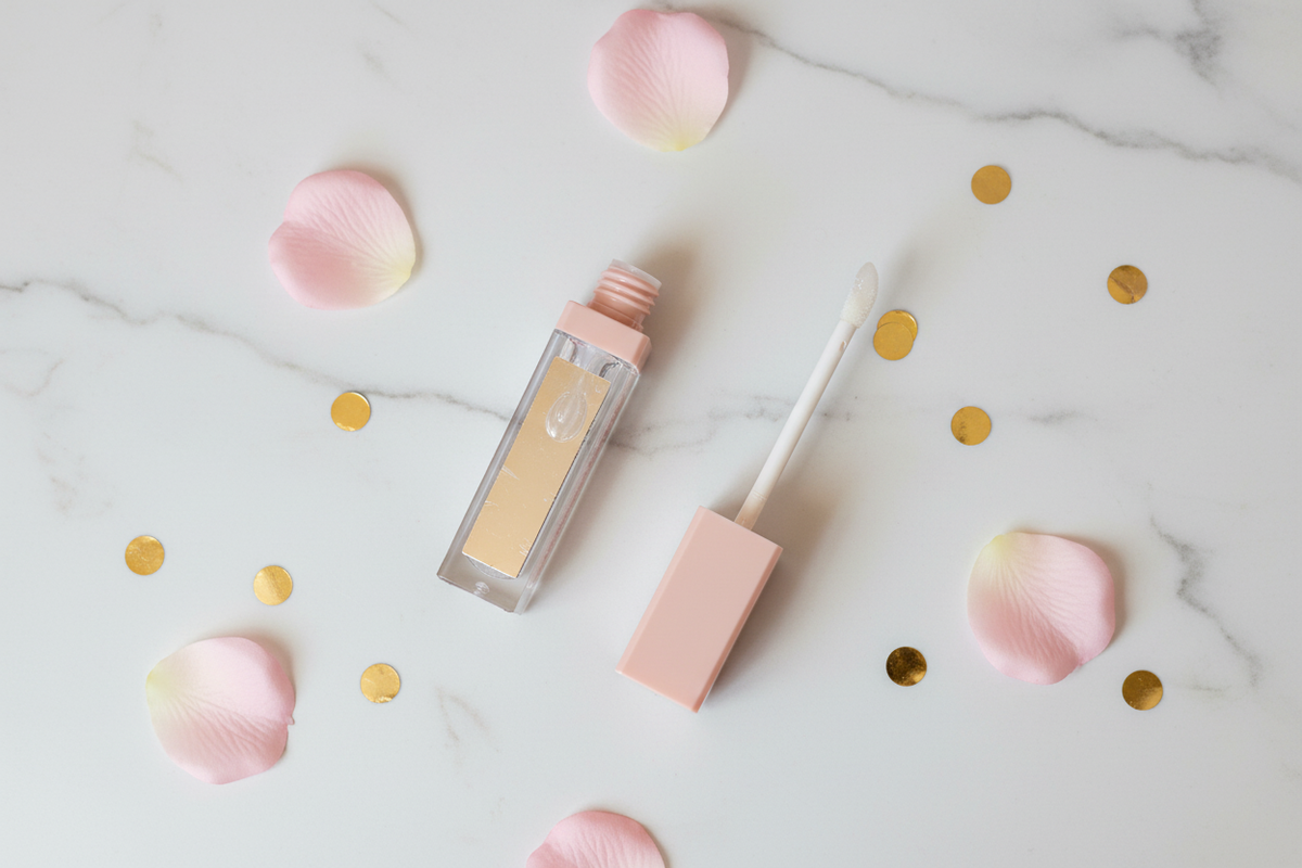 Diva Shine Clear Gloss Flatlay